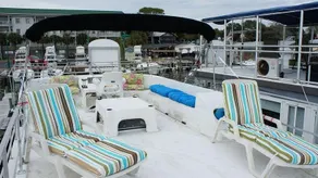Butterfly Goddess Houseboat - Image 5