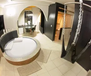 Motel Opium - Image 3