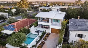 Luxury Tropical Haven - Pacific Avenue, Sunshine Beach - Image 2