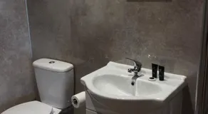 Waterfall Country Apartments - Image 3