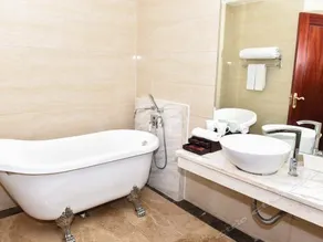 King Won Business Hotel - Image 5