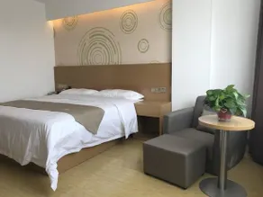 GreenTree Inn Shijiazhuang Xinji City Shifu Street Express Hotel - Image 3