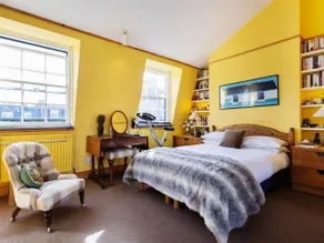 Veeve 3 Bed 3 Bath House On Liverpool Road Islington - Image 2