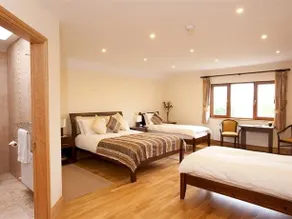 Sandyhills Bed & Breakfast - Image 2