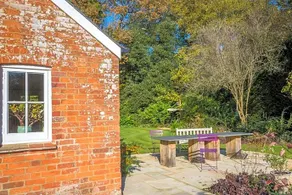 Thatched Cottage - Image 3
