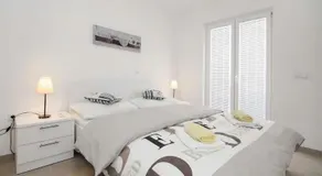Mimice Bay Apartments - Image 2