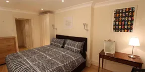 Stay at Kensington and Knightsbridge - Image 2