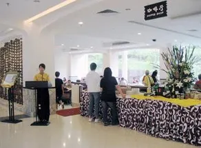 Fu Wan Hu Hotel Foshan - Image 3