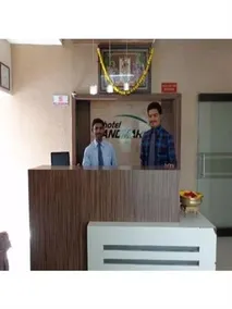 Vista Rooms at Orion College - Image 3