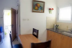 Hana's Guest House - Image 3