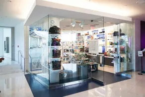 Luxury Suites International at Fontainebleau - Image 3