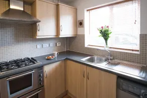 Bank Side House by KVM Serviced Accommodation - Image 3