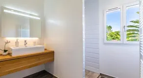 Easy Clés- Contemporary Villa with heated pool - Image 3