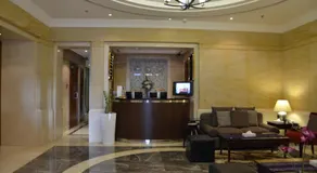 Richmond Green Hotel - Image 2