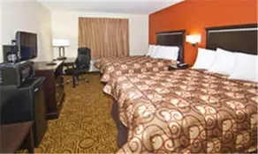 Regency Inn & Suites - Image 3