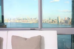 Liberty Towers by Dharma Home Suites - Image 3