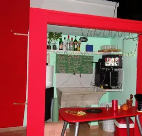 Malibu Hostel - Image 2