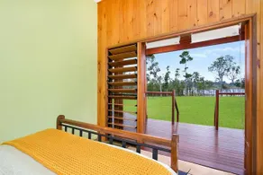 LAKE TINAROO WATERFRONTAGE - Image 5