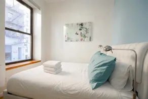Times Square Amazing 2 Bedroom - Image 5