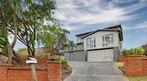 Beachside House - Image 2
