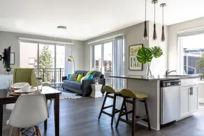 223 E Town by Stay Alfred - Image 1