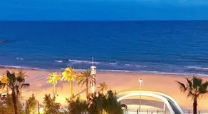 Smile to the Mediterranean sea from city centre - Image 5