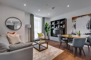 Premium one bedroom apartment in the city with great transport links and free gym - Image 1