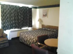 Budget Motel - Image 5