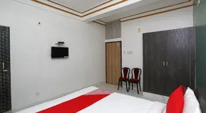 OYO 18686 Aradhya Residency - Image 4
