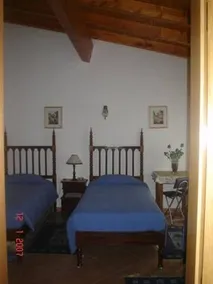 Dina's Guesthouse - Image 4
