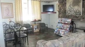 Budget Inn Batavia - Image 2