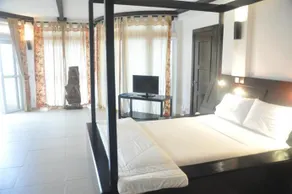 Blue Lagoon Villas - Image 4