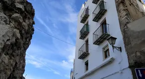 A H RENTALS Apartamento Castillo - Image 3