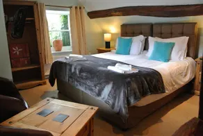 The Horse & Jockey Inn - Image 2