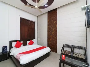 Hotel Alpine by OYO Rooms - Image 1