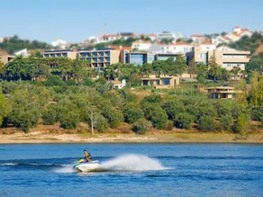 LAGO MONTARGIL HOTEL & VILLAS - Image 5