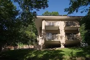 Monarch Resort - Image 2