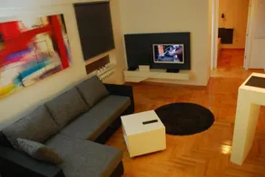 Home Apartment - Image 4
