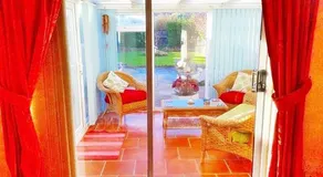 Coconut Cottage - Peaceful Paradise by the Sea! Close to Beach & Town Center - Free Parking & WiFi - - Image 4