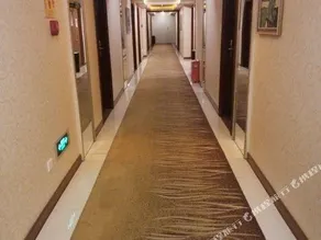 Sunny Holiday Hotel - Image 4