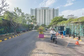 RedDoorz Apartment @ The Suites Metro Soekarno Hatta - Image 3