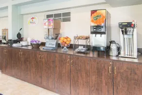 Super 8 by Wyndham Hamburg - Image 3