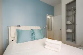 Times Square Amazing 2 Bedroom - Image 4