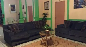 Oasis Parador Hotel - Image 4