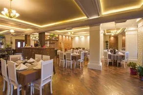 Casta Diva Hotel - Image 4