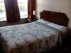 Bit & Bridle Inn - Image 5