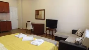 La Perla Suite - Image 4