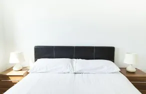 Beautiful Apartment In Docklands - Image 5