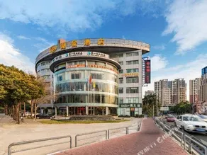 Lake-view Hotel - Image 3