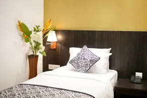 Hotel Pent House - Image 5
